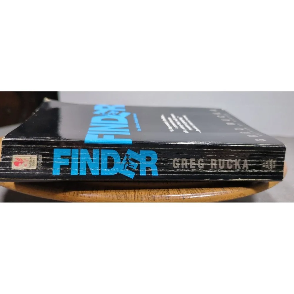 1998 Finder Greg Rucka‎ Atticus Kodiak 2 Vintage Bantam Mass Market Paperback